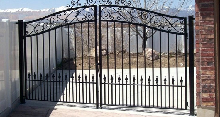 Electric Driveway Gate Installation in Lake Forest