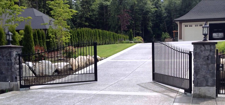 Lake Forest Uphill Swinging Driveway Gate Repair